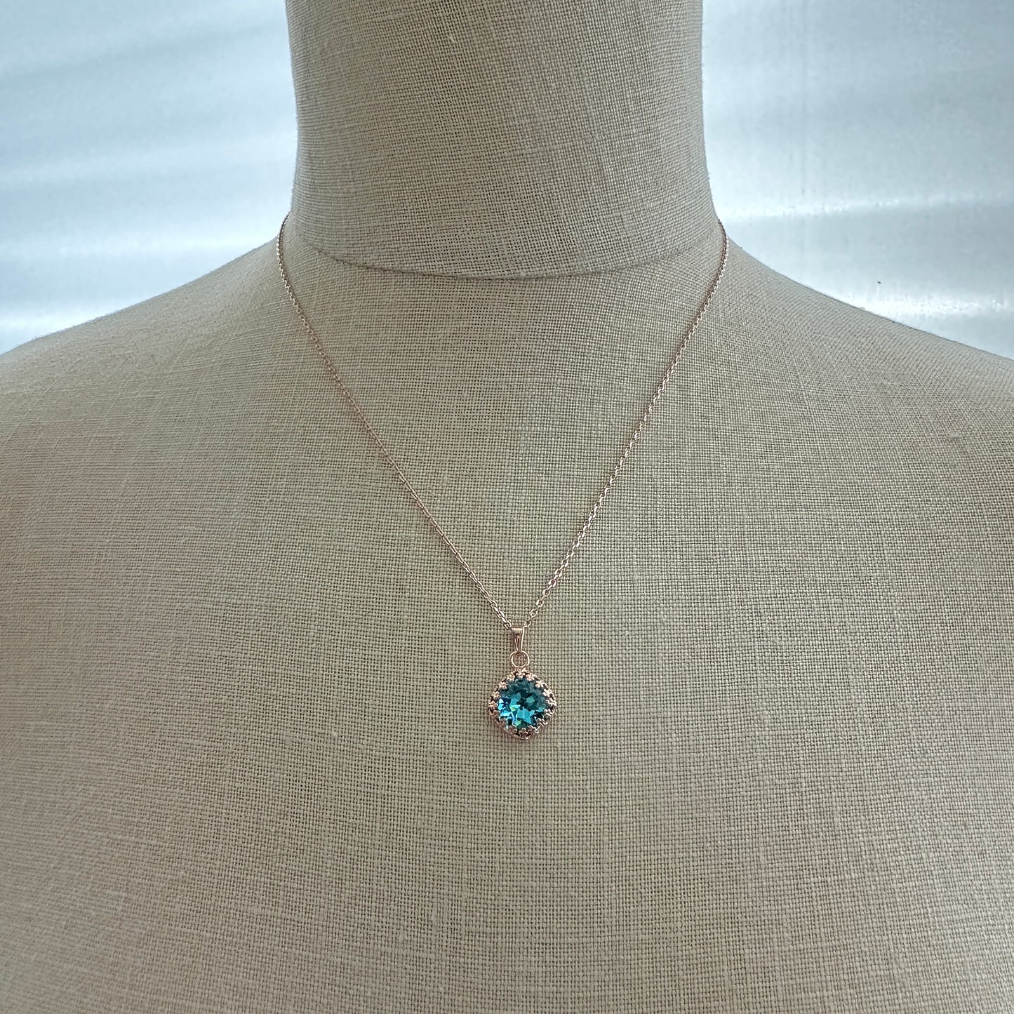 Medium Cushion Crown Necklace