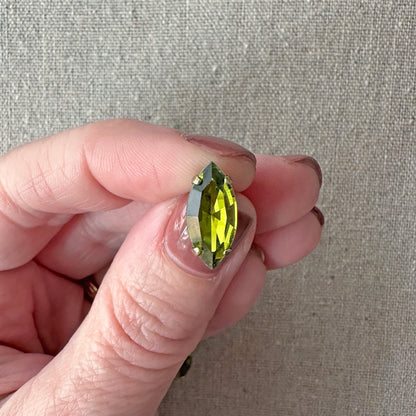 Marquise Post Earrings • 15mm