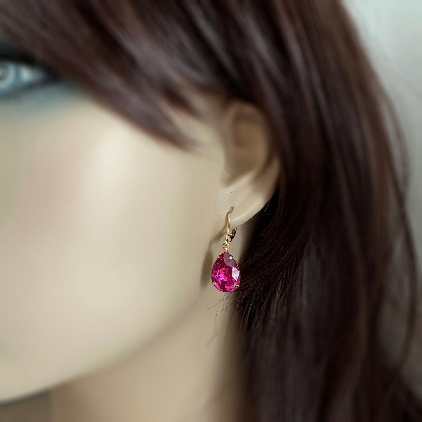 Medium Pear Leverback Earrings