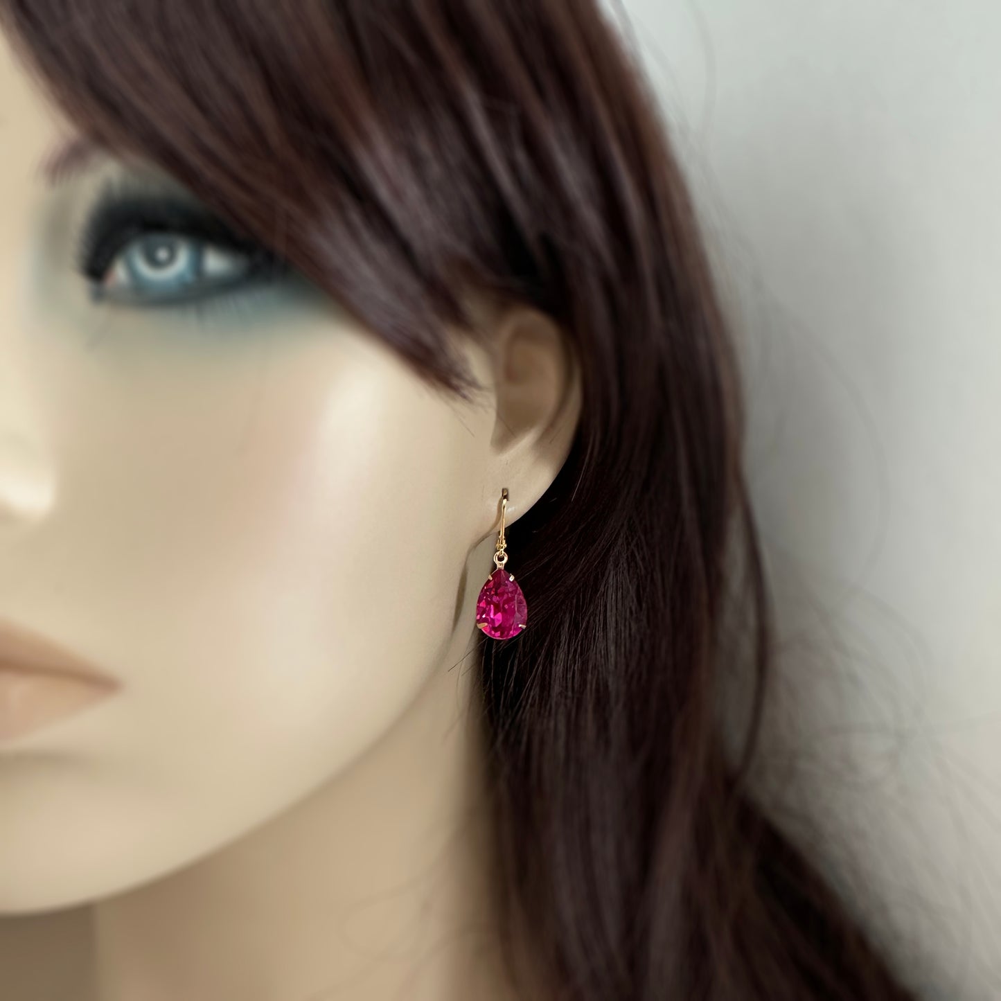 Medium Pear Leverback Earrings