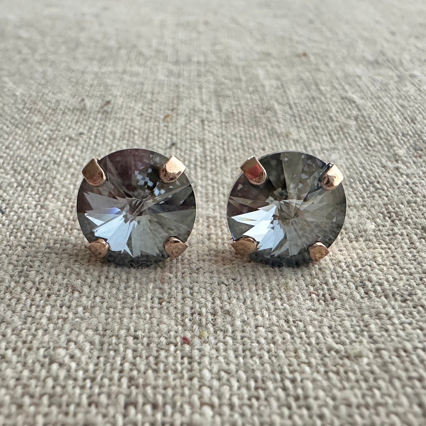 Rivoli Post Earrings • 10mm